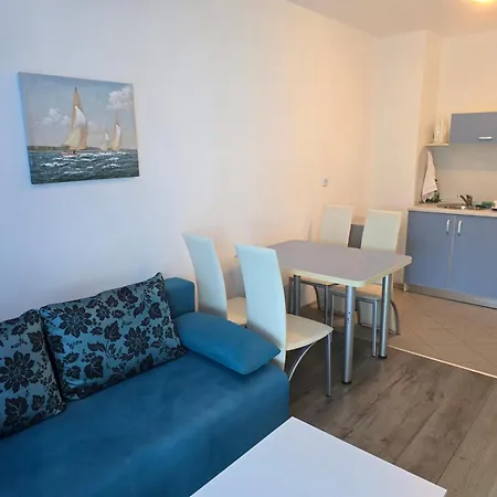 Апартамент Paradise Blue Bay Поморие