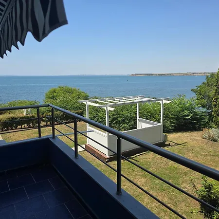 Paradise Blue Bay Апартамент *